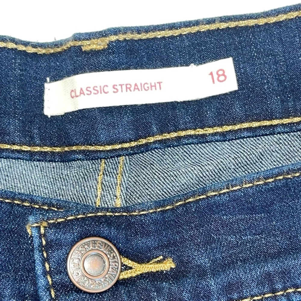 NWT Levi’s Classic Straight Mid Rise sculpt jeans Size 18Med W 34 X L 30. - Picture 4 of 8